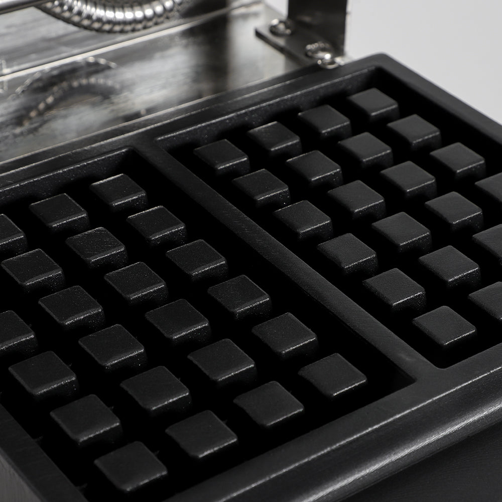 Mirror covered 2-grid square waffle maker