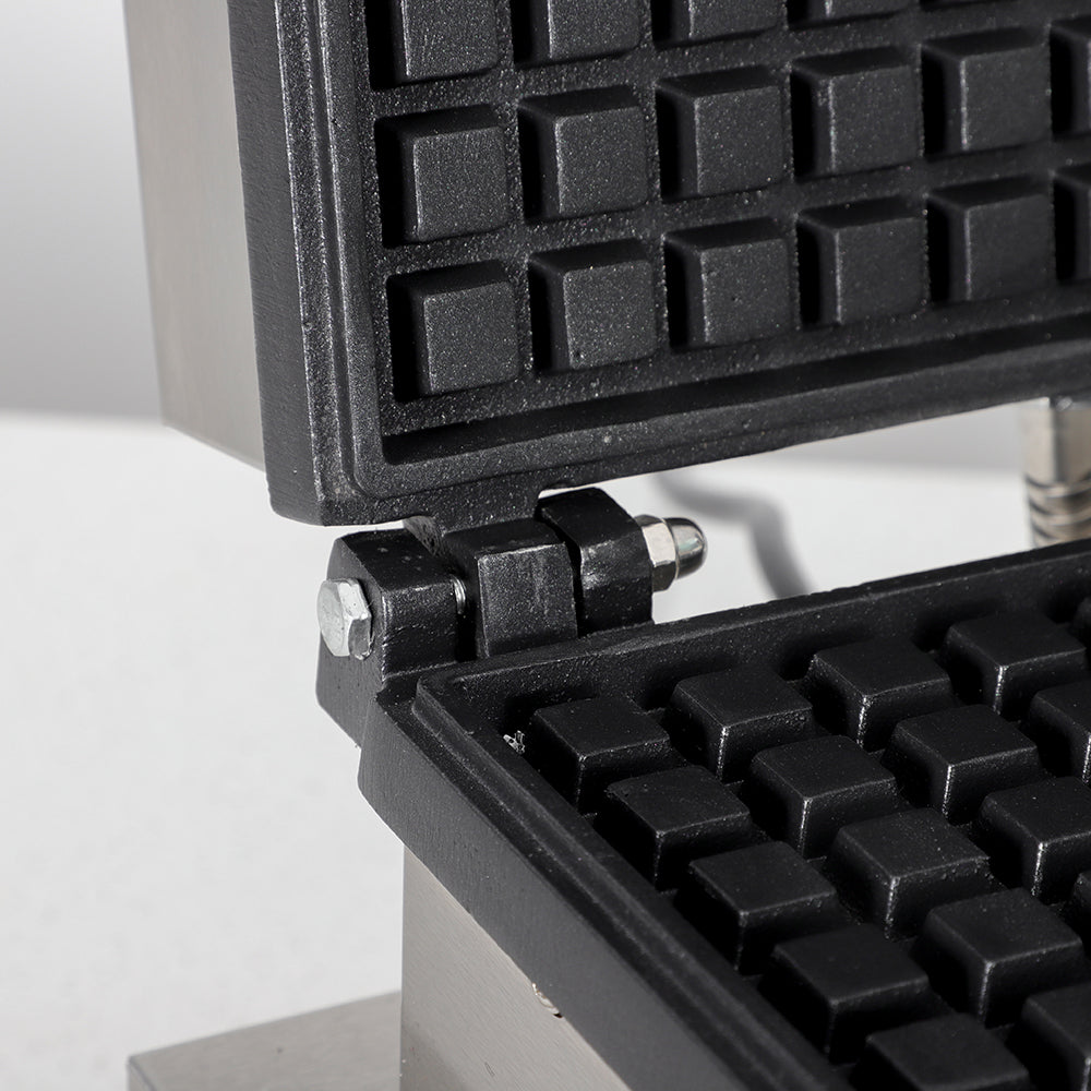 4-grid pressed waffle maker